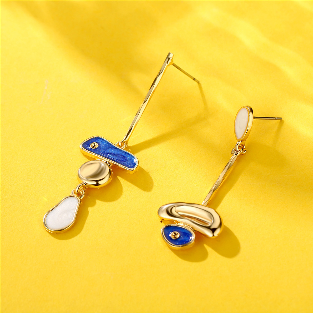 Wholesale Geometric Asymmetric Blue Drop Oil Pendant Earrings Nihaojewelry display picture 4