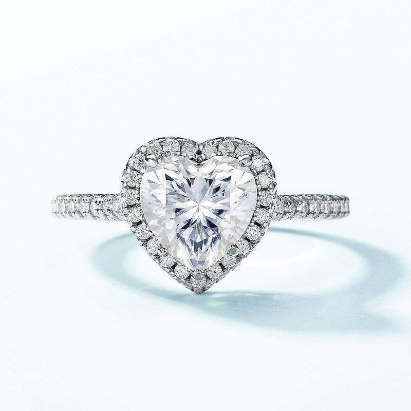 Anillo de diamantes con luz de moissanita en forma de corazón de amor transfronterizo S925 con incrustaciones de plata, tesoro de color brillante, propuesta de matrimonio, anillo de compromiso, lujo ligero