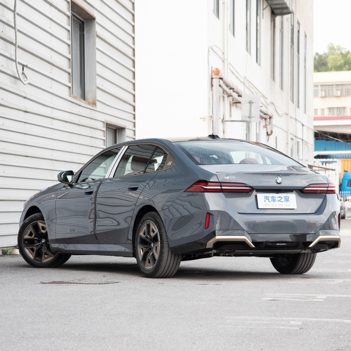 Aplicable a 24 BMW 5 Series M Sport para la venta transfronteriza de accesorios de modificación de automóviles