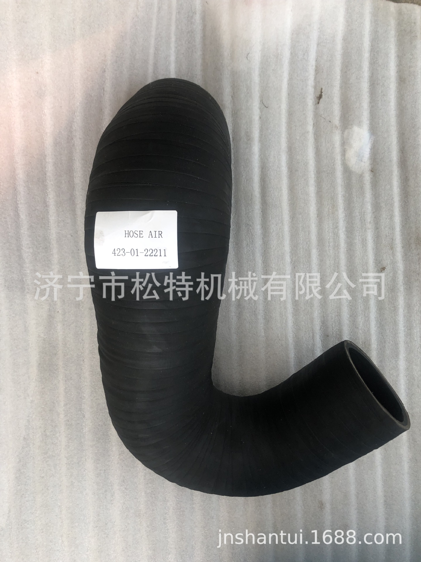 WA470装载机进气管423-01-22211