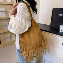 棕色个性设计包包2024夏季新款女包波西米亚复古百搭斜挎包流苏包
