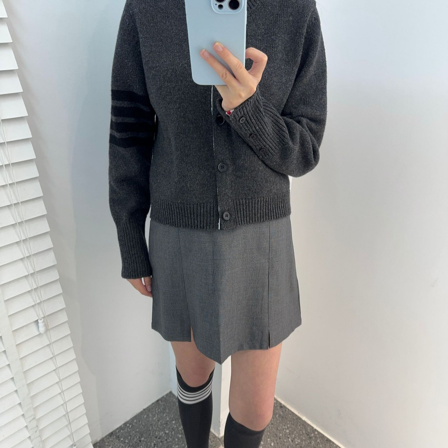 23FW 秋季新品四条杠学院风后背小鸟刺绣针织毛衣外套