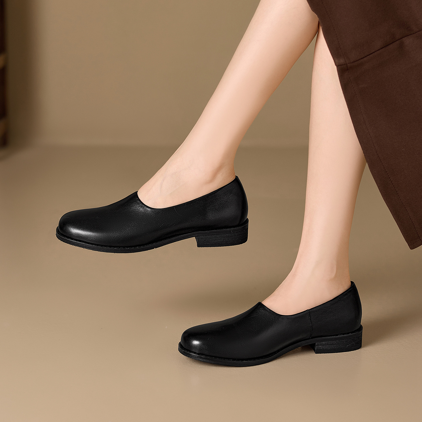 Giày lười nữ da bò mũi vuông gót thấp 2,5 cm kiểu mới mùa thu — màu nâu