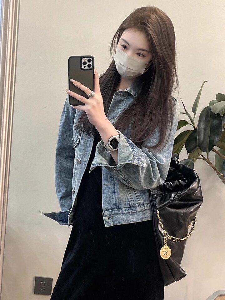 Áo khoác denim ngắn dáng rộng cổ polo cho nữ, dài tay, phong cách giản dị — Áo khoác bò dài tay, Màu nâu (trà nâu), màu xanh chi tiết 23