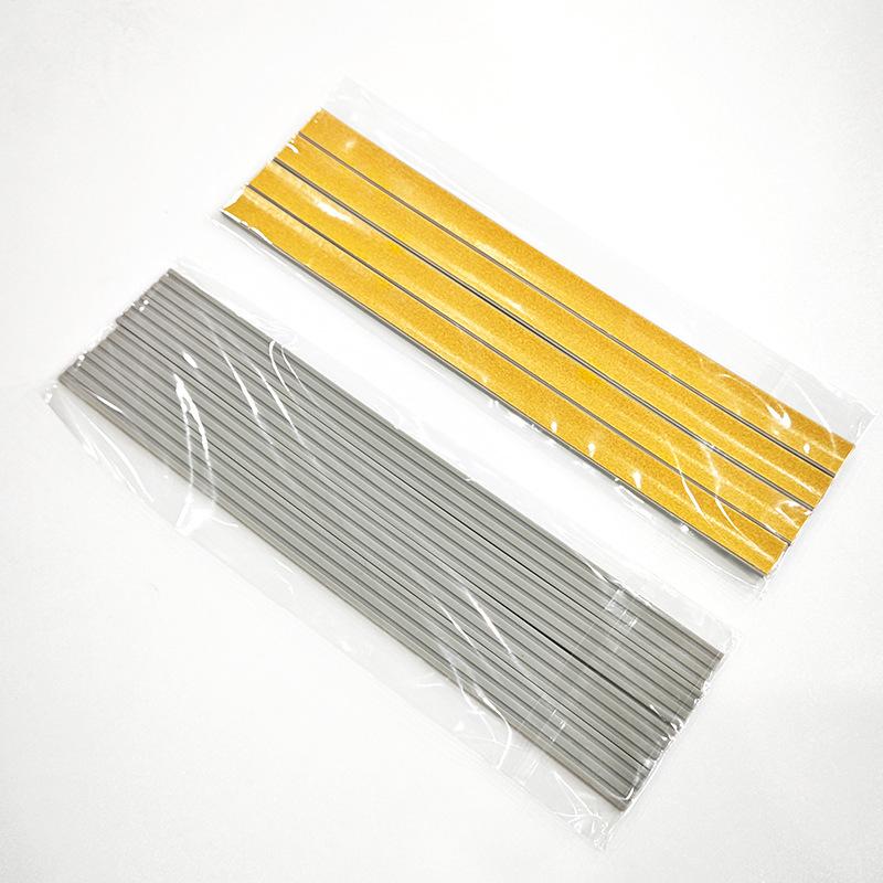 荷物保護カバー、騒音低減、耐摩耗性、厚みのあるシリコンタイヤカバー、粘着性の裏地付きスーツケースホイール保護カバー