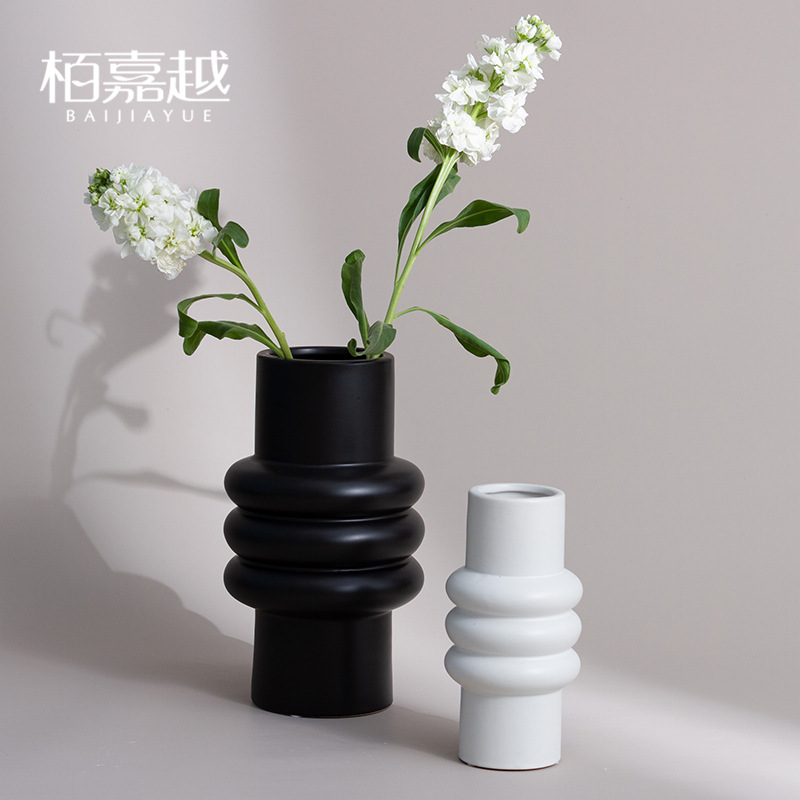 北欧现代米其林陶瓷花瓶摆件现代黑白桌面花插设计师软装家居饰品|ru