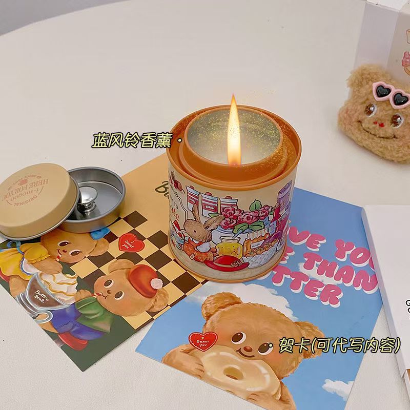 A jasmine and freesia candle