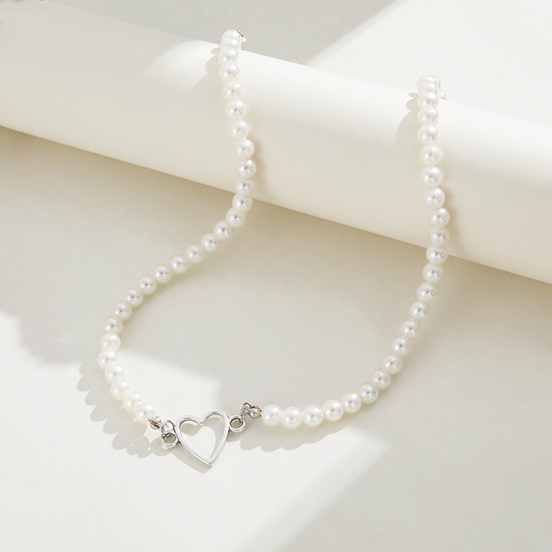 Heart Pearl Necklace Image 2