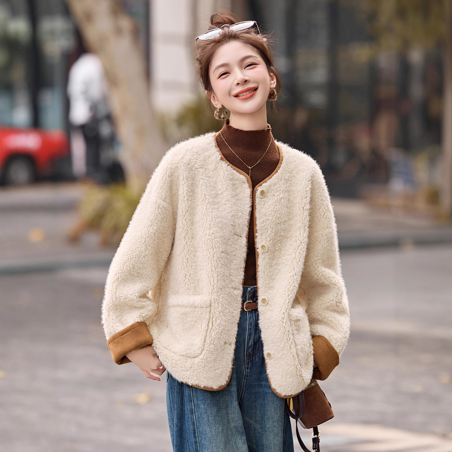 轻熟风羊羔毛外套女短款冬季2025新款圆领开衫百搭显瘦小个子棉服