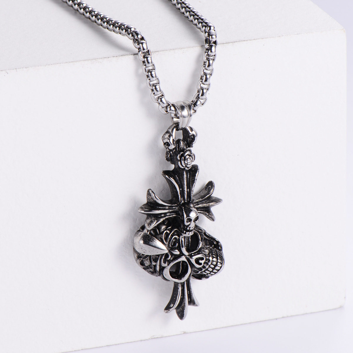 13g Weight Skull Pattern Unisex Gender Retro Style Gold, Silver, Black Color Skull Cross Jesus Stainless Steel Punk Style Pendant Wholesale Nihaojewelry 1