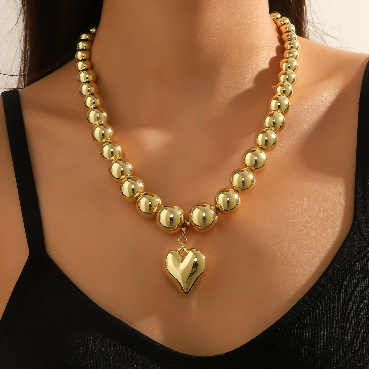 Großhandel Schmuck Elegant Dame Strassenmode Geometrisch Herzform Aryl Imitationsperle Perlen Halskette Mit Anhänger display picture 1