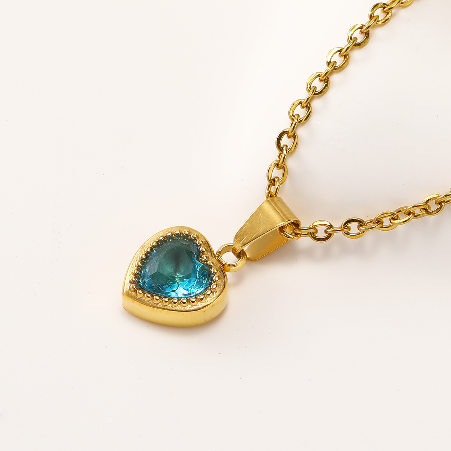 Titanium Steel Simple Style Heart Shape Zircon Pendant Necklace display picture 11