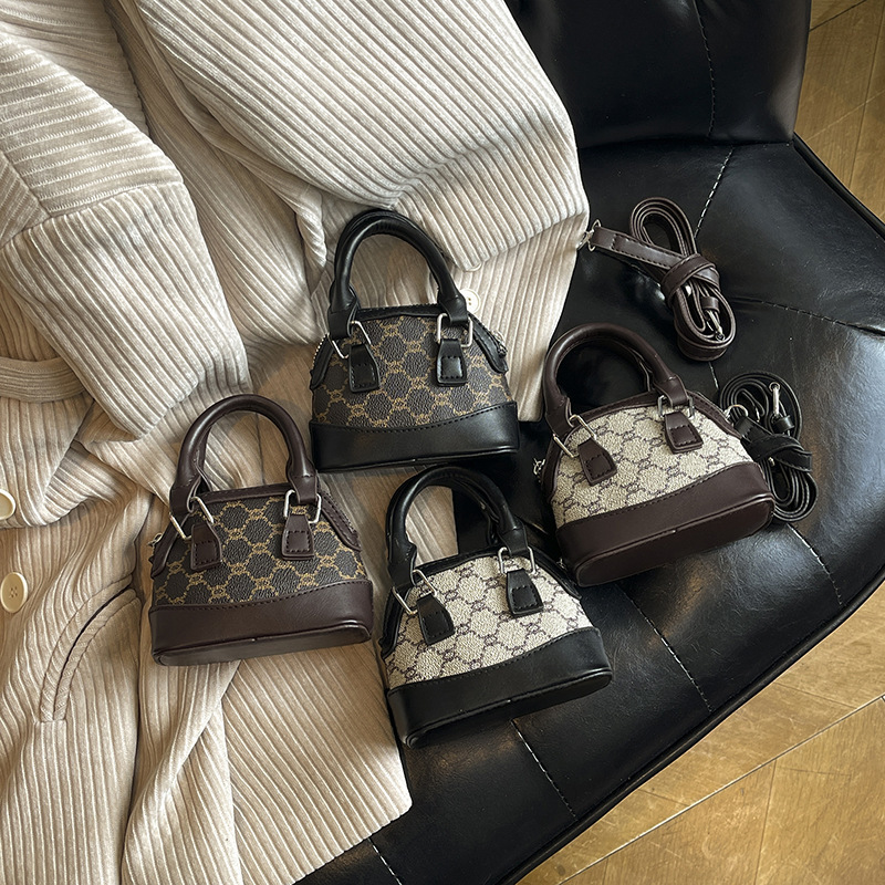 Fashionable and Trendy Personalized Single-Shoulder Crossbody Bag with a Unique Texture, Niche Women's Bag, 2026 Winter Casual Retro Shell Bag Fashionable and Trendy Personalized Single-Shoulder Crossbody Bag with a Unique Texture, Niche Women's Bag, 2026 Winter Casual Retro Shell Bag