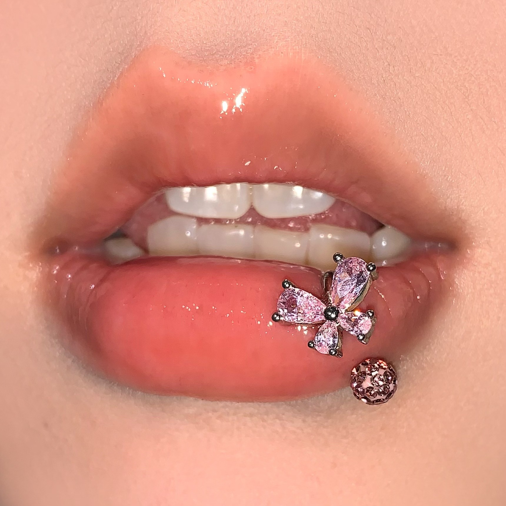 Silver pointed spike labret stud material detail