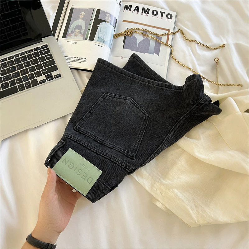 The Flagship Item of the Store!! Stylish Black and Gray High-Waisted A-Line Denim Shorts for Women, Loose Fit, Slimming, Casual Hot Pants The Flagship Item of the Store!! Stylish Black and Gray High-Waisted A-Line Denim Shorts for Women, Loose Fit, Slimming, Casual Hot Pants