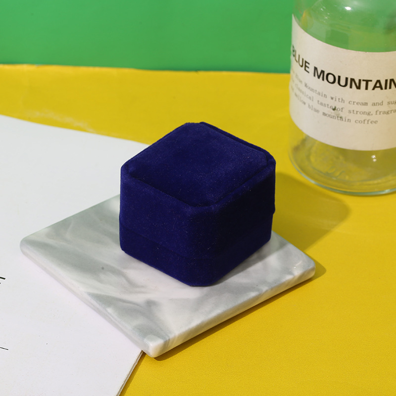 厂家直销新款高档绒布珠宝首饰盒复古戒指礼品包装盒详情8