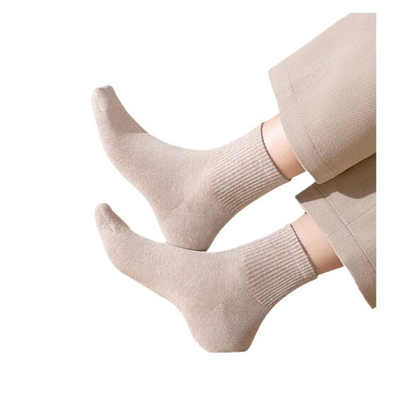 Socks men's versatile socks simple cotton sweat-absorbent four seasons deodorant soft thin shallow breathable solid color wholesale