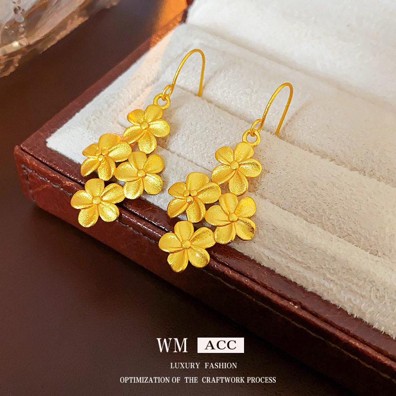 18K oro de arena flor gancho de orejas estilo estilo retro estilo de diseño personalizado pendientes nicho ligero lujo alta sensación de auriculares al por mayor