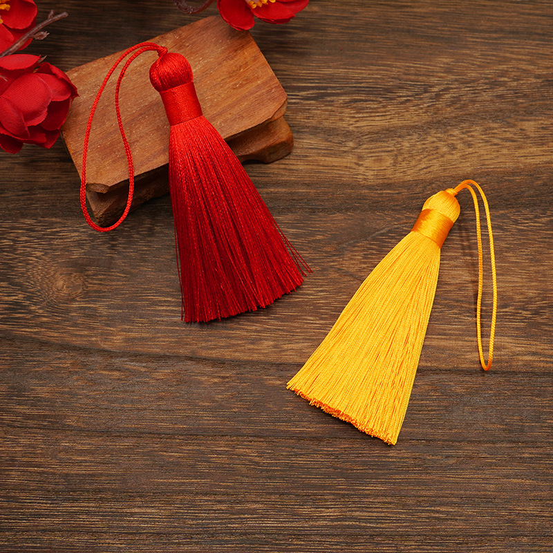 8cm small tassel tassel fan bookmark tassel pendant small fat spike Chinese clothing hair accessories bag accessories hanging spike wholesale
