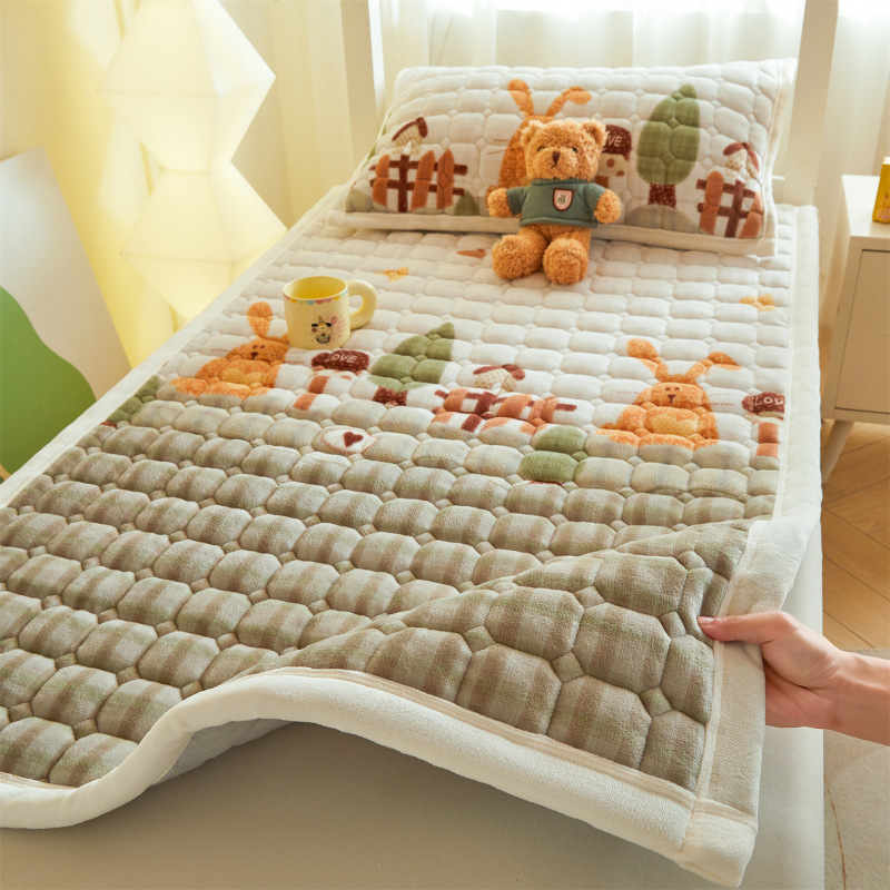 Korean-Style Thickened Milk Velvet Student Dormitory Cartoon Print Quilted Mattress Pad Moisture-Proof Mat Korean-Style Thickened Milk Velvet Student Dormitory Cartoon Print Quilted Mattress Pad Moisture-Proof Mat