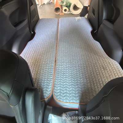 and thickened inflatable car bed with: Vehicle-mounted inflatable bed