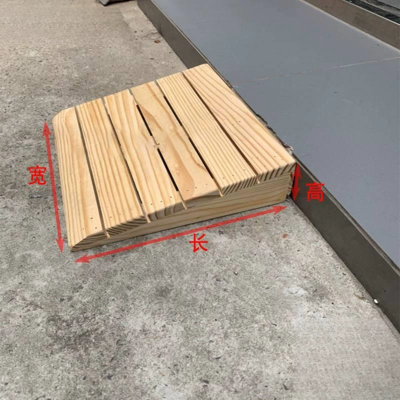 Наклонный коврик из массивной древесины дороги