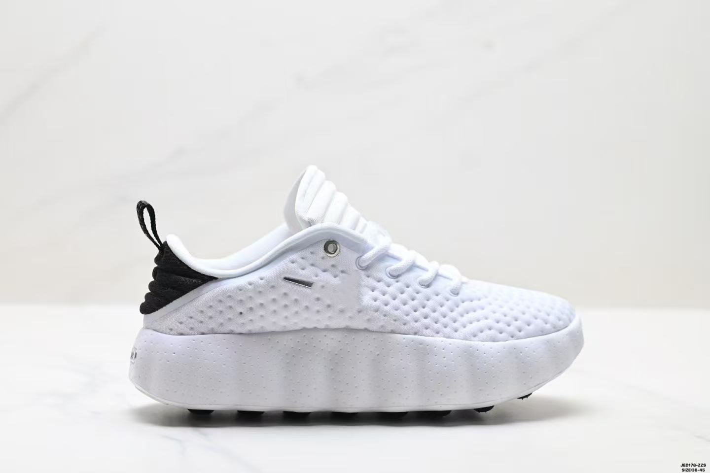 Nuevo modelo de sandalias casuales antideslizantes con suela gruesa y aumento de altura, con partículas de masaje, populares para deportes al aire libre, modelo Mind 001, para hombre y mujer.