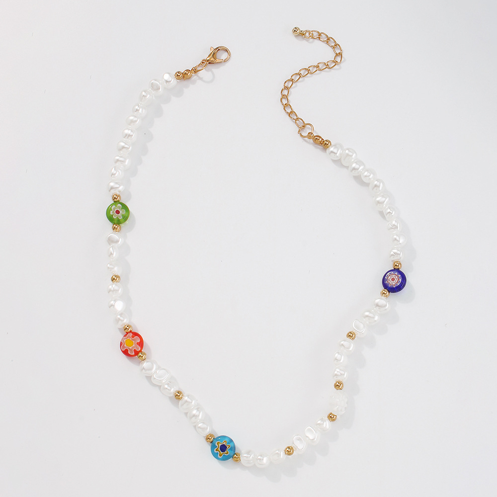 Retro Imitation Pearl Flower Necklace display picture 7