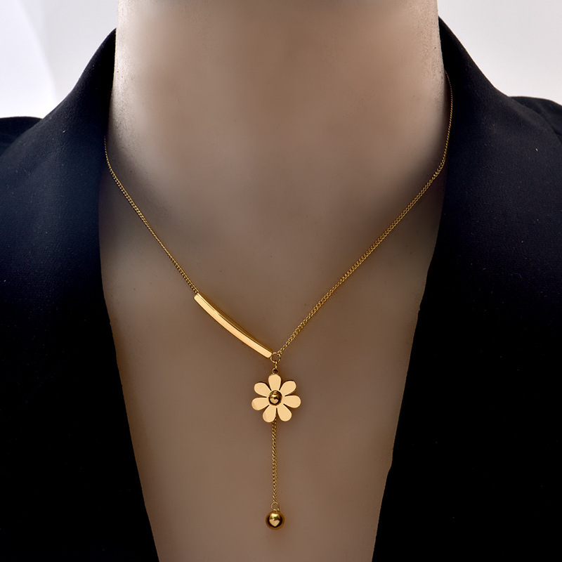 Sweet Flower Titanium Steel Plating Necklace