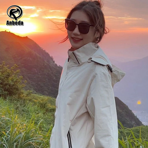 Outdoor three-in-one jacket for men and women, couple style, hooded, detachable, mountaineering, traveling, Tibet warm jacket, group purchase