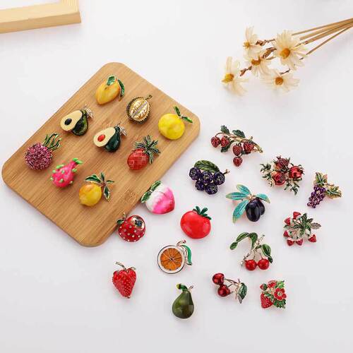 Creative new fruit brooch ins trendy anti-exposure oil dripping safety pin pitaya cherry durian collar pin for women