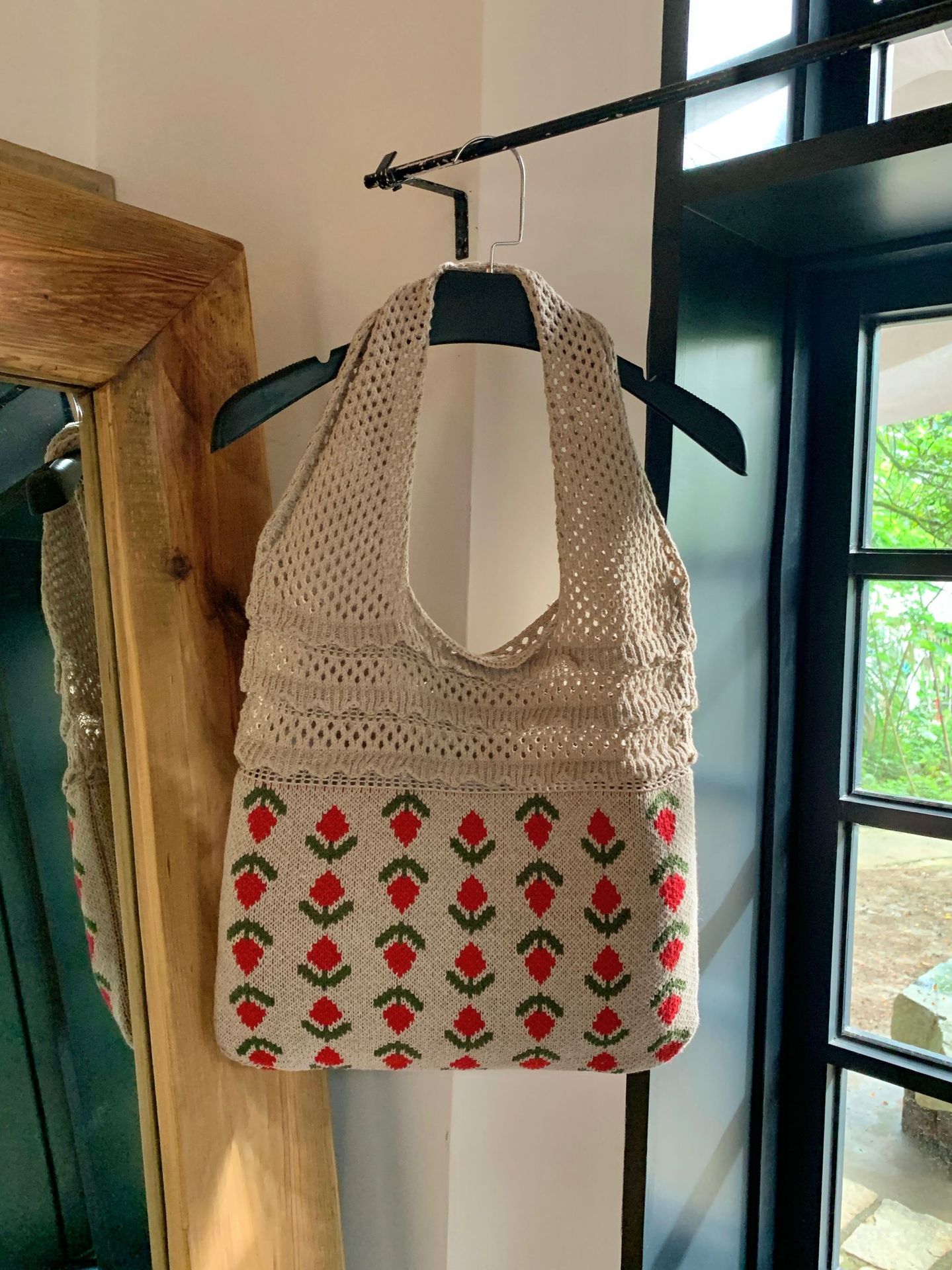 Women's Medium Knit Flower Vintage Style Weave Open Shoulder Bag display picture 15
