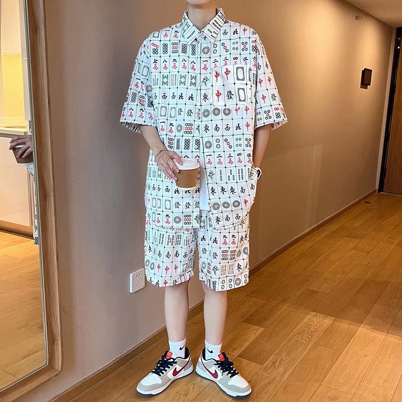 Hong Kong estilo ins verano retro moda diversión Mahjong completo impreso camisa pareja Suelta todo-fósforo camisa de manga corta hombres