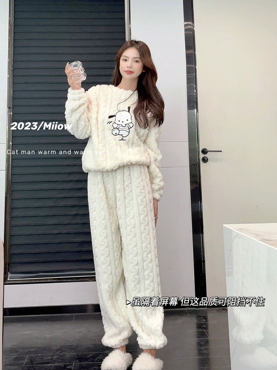 Nuevo Harpa perro jacquard traje de terciopelo de algodón de las mujeres de invierno de lana forrada engrosada de dibujos animados caliente prendas de vestir exteriores de las mujeres ropa para el hogar