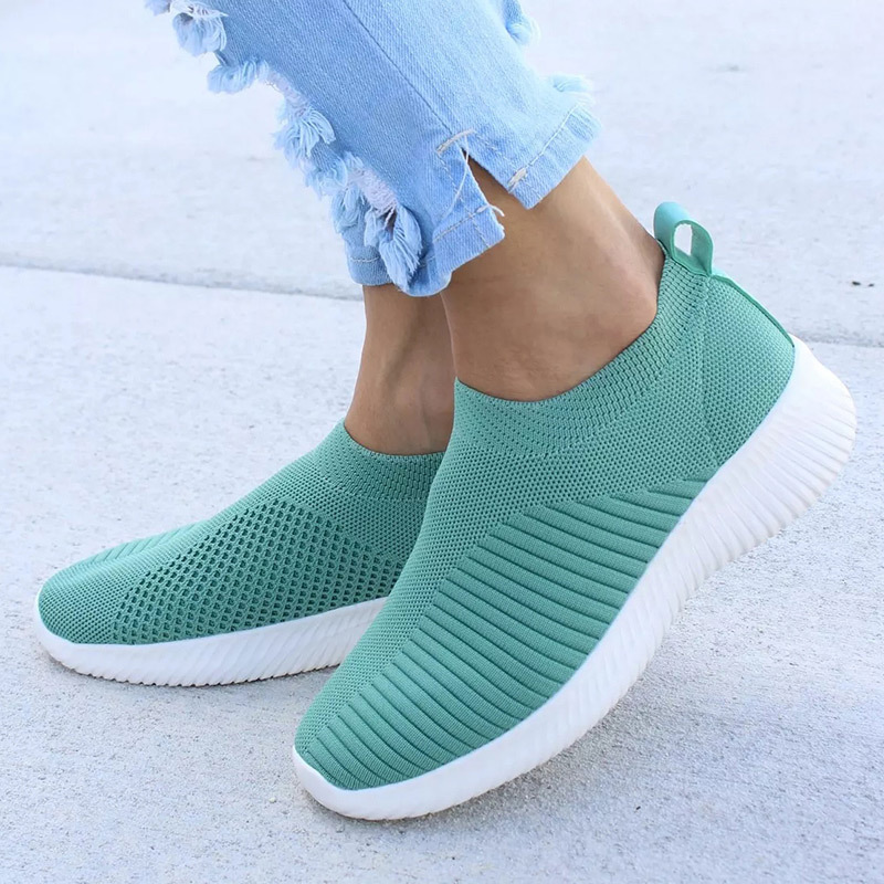 Foreign trade women's shoes 2021 spring and summer new socks shoes European and American plus size sports mesh casual shoes women's factory wholesale