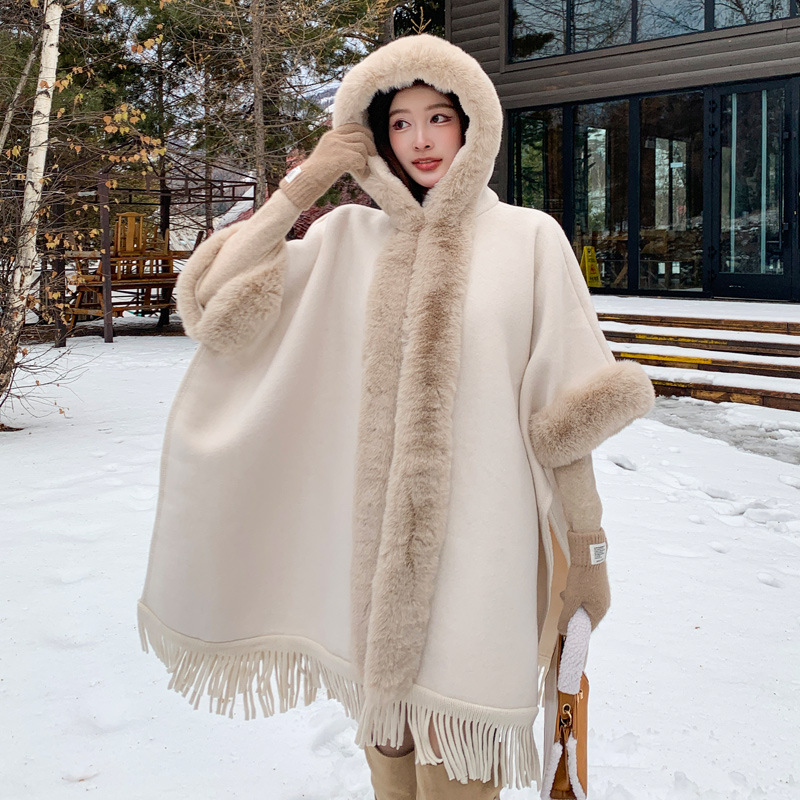 Sciarpa in stile coreano 2025 Autunno/Inverno Nuovo mantello tinta unita Cappotto caldo ispessito Fodera in spugna Ampio collo di pelliccia Mantella con cappuccio_voghion.com