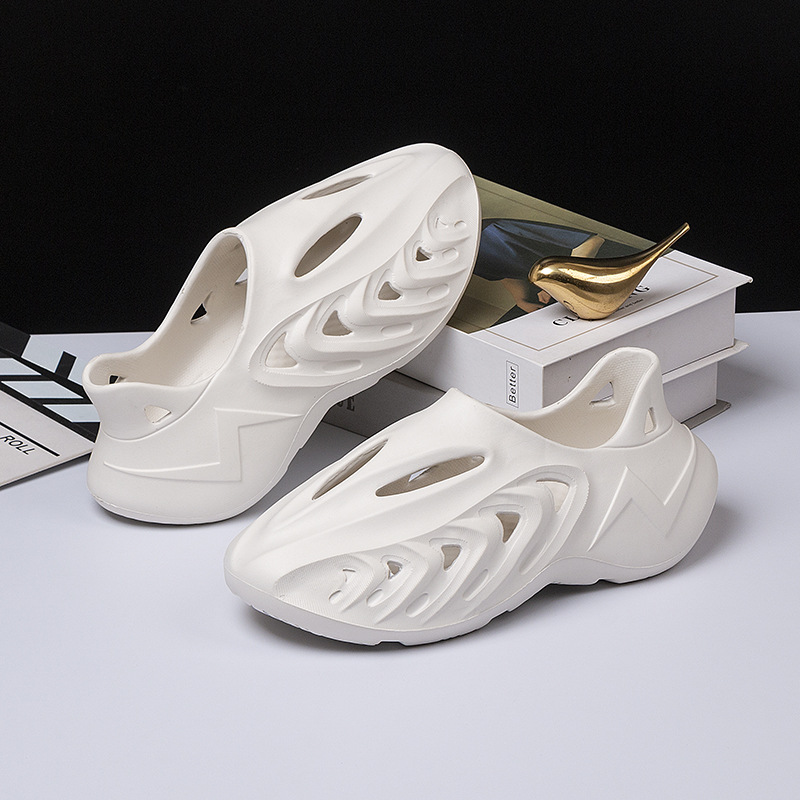 Hollow respirables sandalias de los hombres al aire libre sandalias playa cerrado toe EVA uno de los zapatos agujero verano moda Zapatos