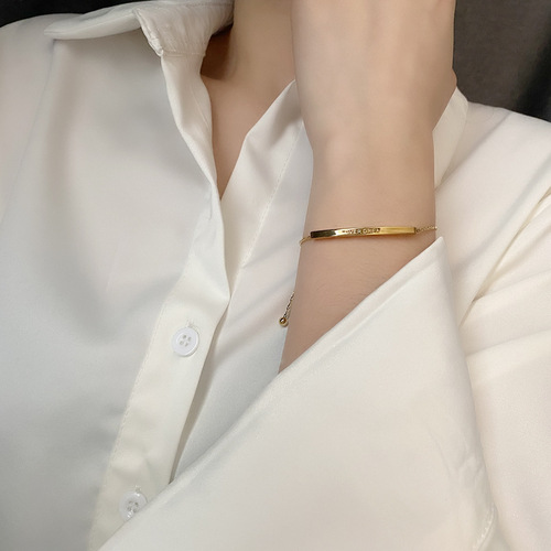 Titanium steel does not fade, cool personality style adjustable bracelet, trendy and popular letter bracelet, niche accessories for women