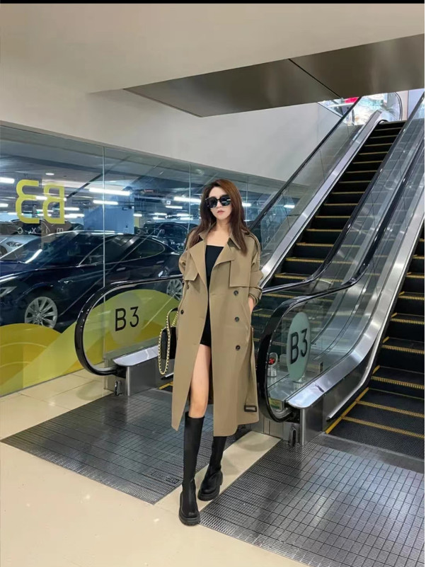 Trench coat elegante para mujer sobre la rodilla estilo inglés_voghion.com