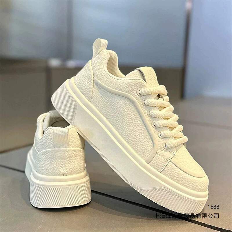European men's shoes 2026 spring new white shoes, waterproof leather sports casual sneakers with trendy brand feel European men's shoes 2026 spring new white shoes, waterproof leather sports casual sneakers with trendy brand feel