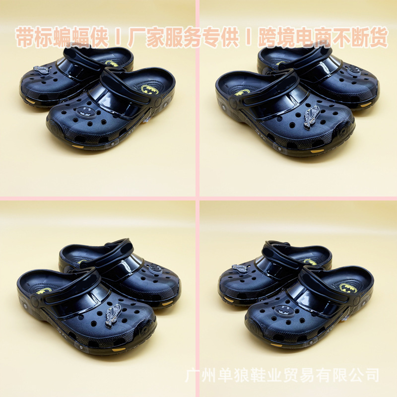 Large Factory Wholesale Batman Crocs Outdoor Versatile Beach Shoes Non-Slip Toe-Toe Slippers Men's Simple Sandals