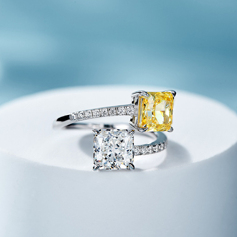 Moissanite Couple Ring With Four Claw Setting And Adjustable Band_voghion.com