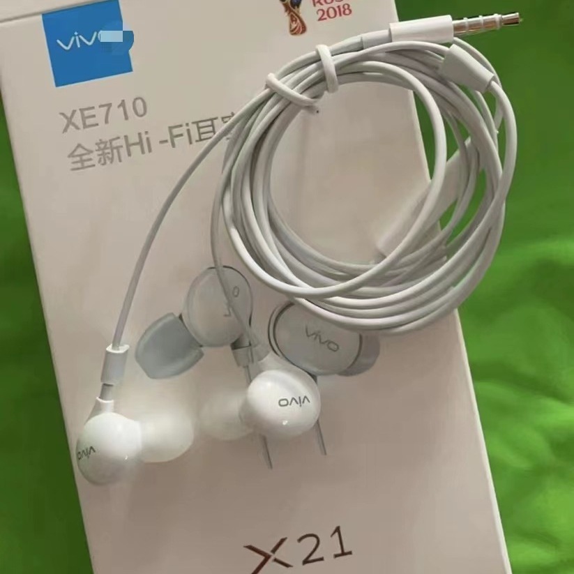 Suitable for vi wired headset Hua w small m3.5mm round hole universal type-c mouth in-ear wire headset