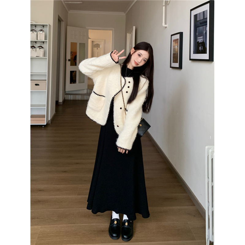 配大衣长袖针织连衣裙女秋冬2025新款小众法式慵懒风内搭打底长裙|undefined