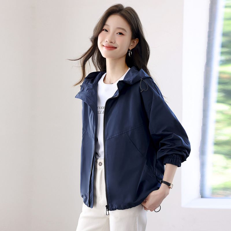 休闲外套女春秋2025新款显瘦中年妈妈宽松大码减龄流行连帽短风衣|undefined
