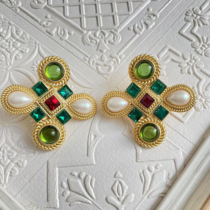 1 Pair Retro Geometric Alloy Inlay Artificial Gemstones Artificial Pearls Women's Ear Studs display picture 3