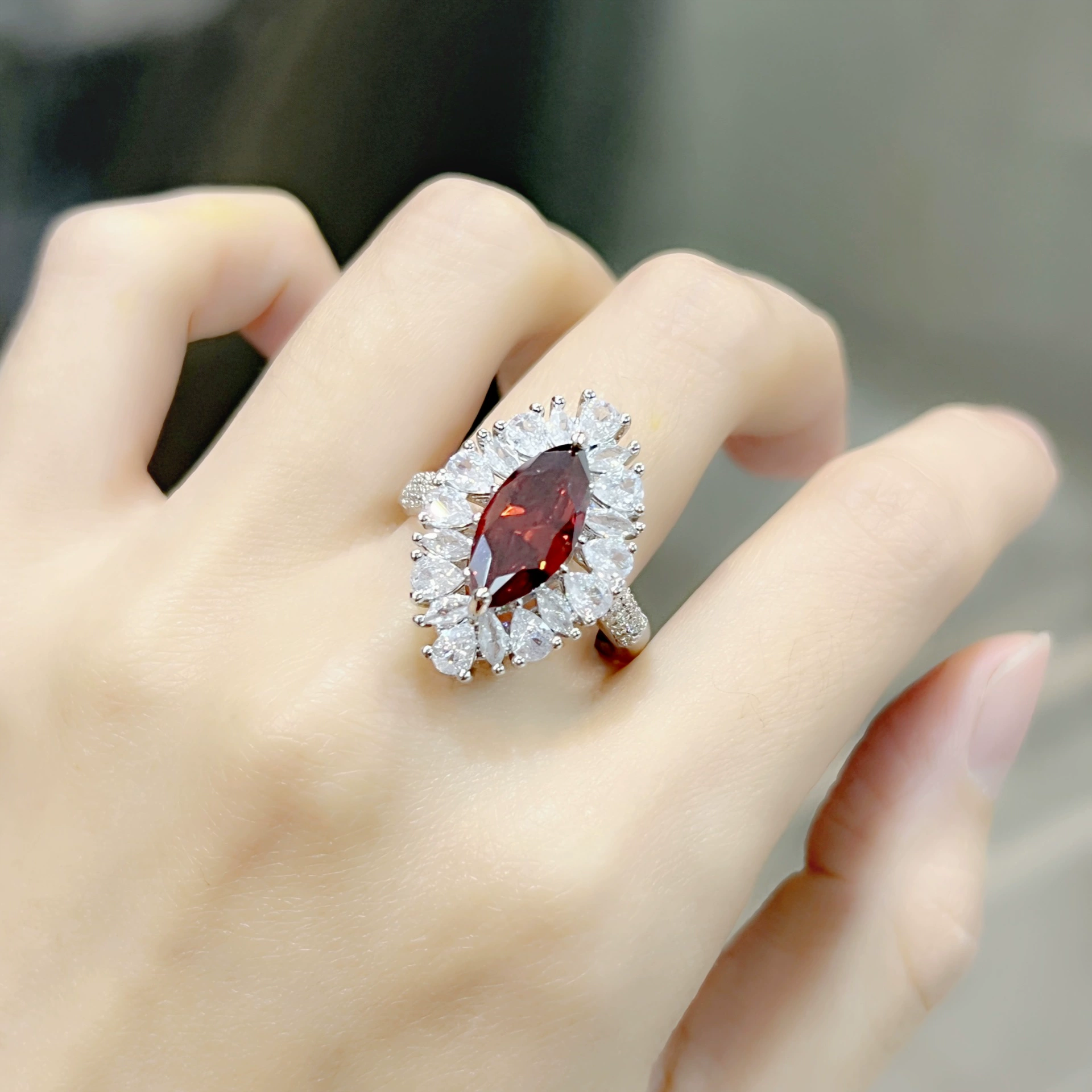 Кактус-стиль турмалиновые подвески с камнем Zircon, слёзы рубина, один размер, серебристое покрытие