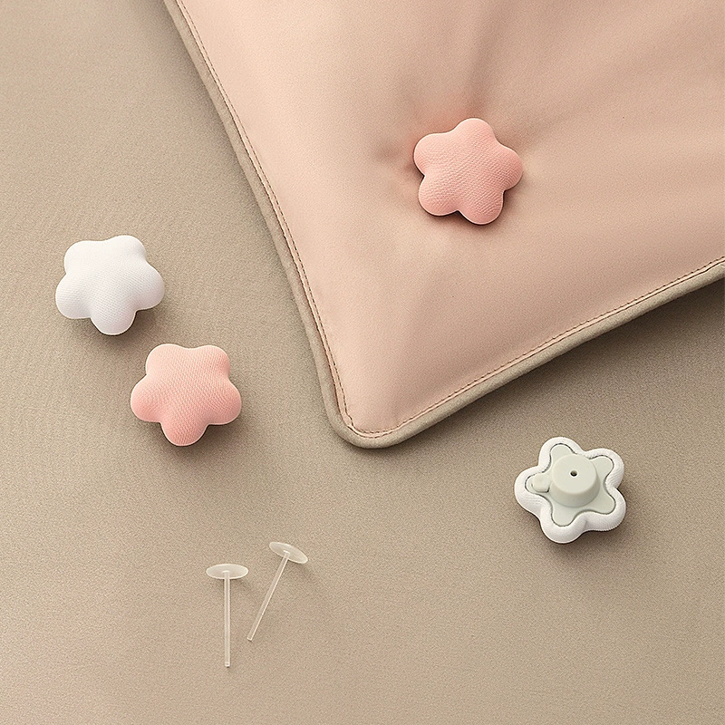 Safe multi-use duvet cover, clips included