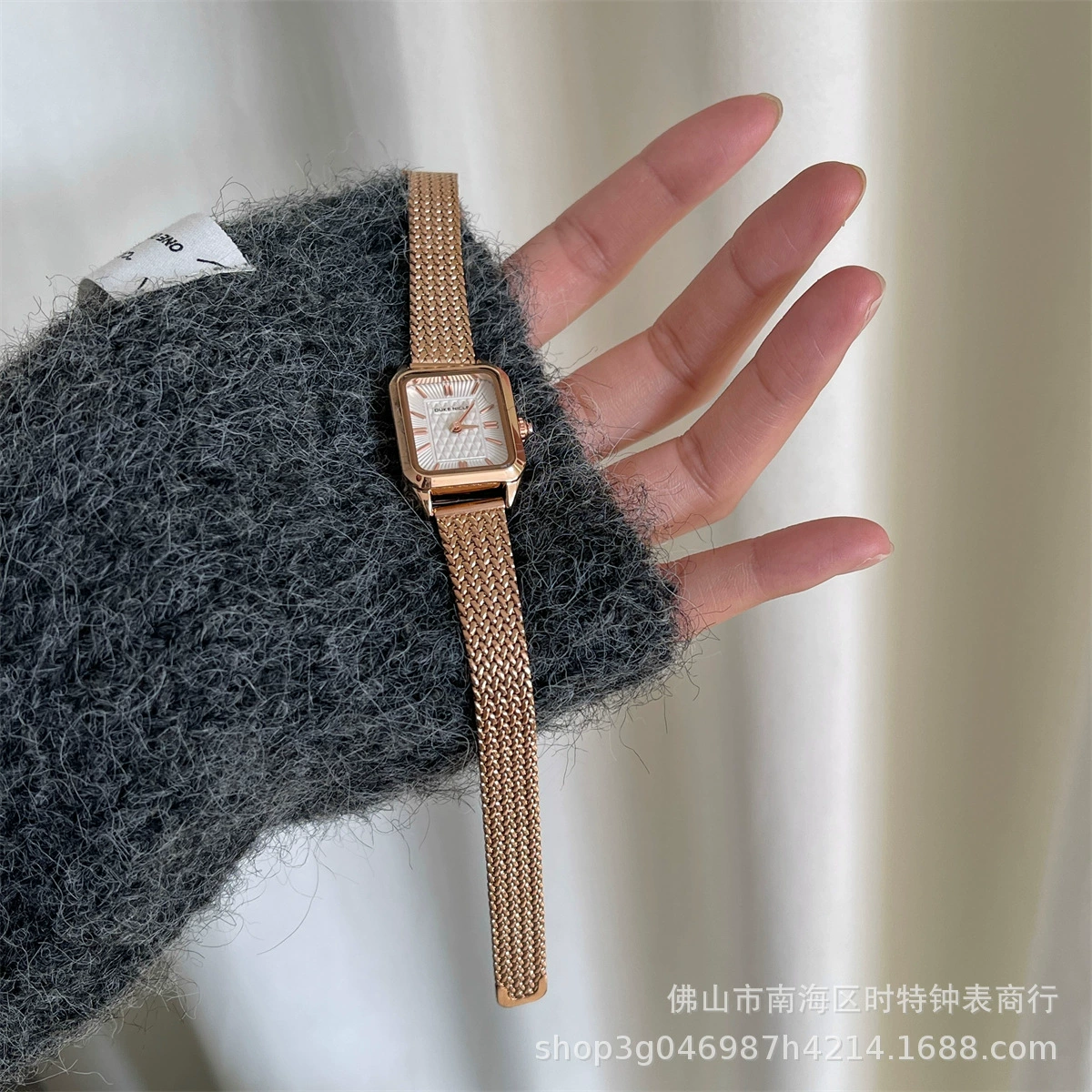 Rectangular classic small design watch, light luxury style, high-quality style