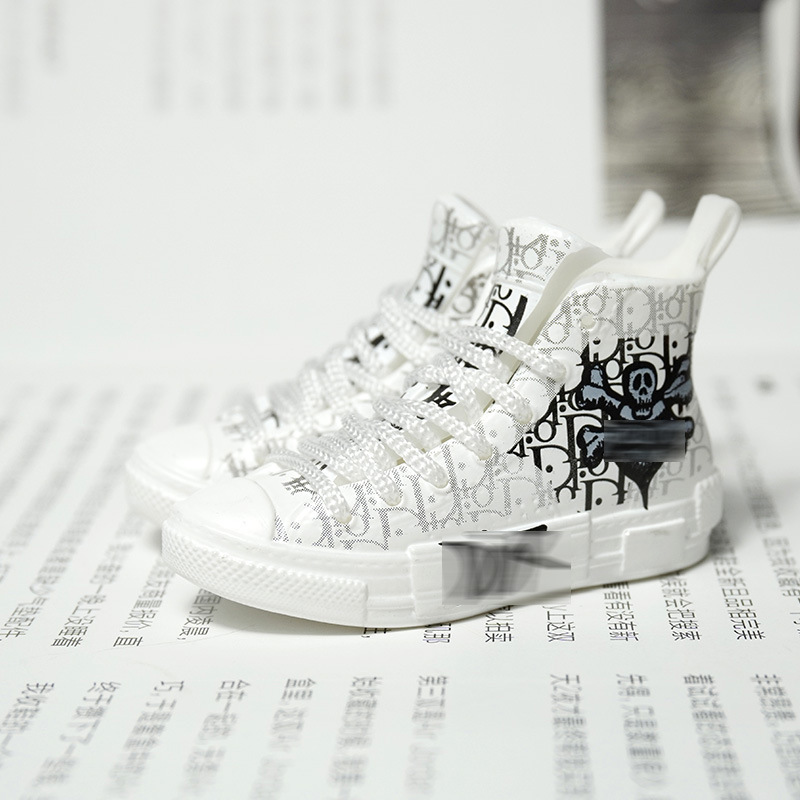 D. 홈 천 신발 두개골